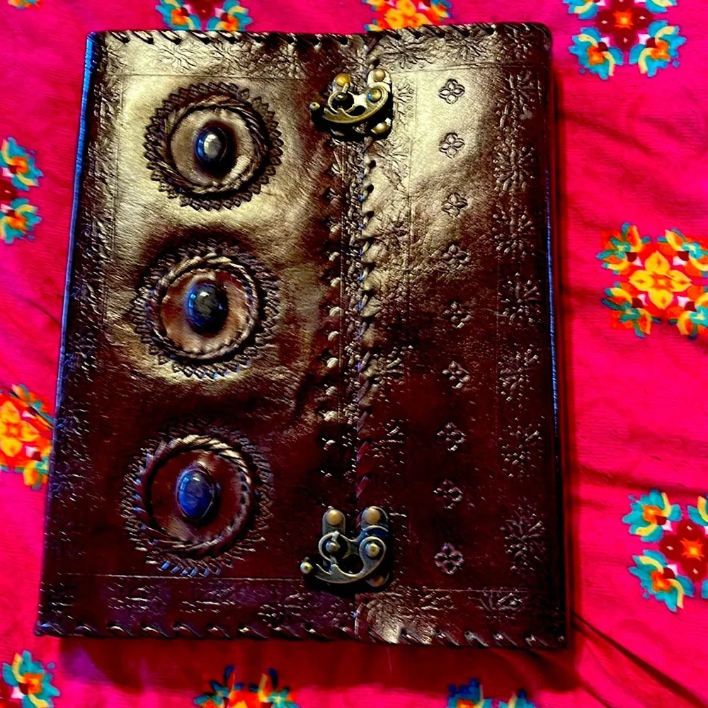 Large Book of Shadows NWOT - Picture 1 of 4